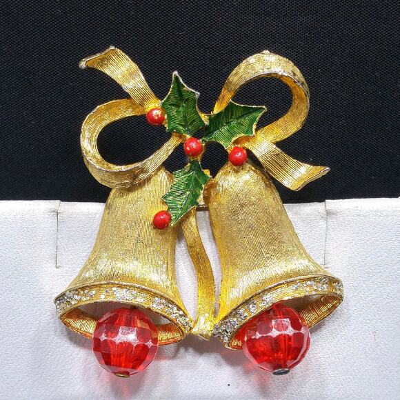Christmas Bells Brooch, Green Red Enamel Holly, 1950s Vintage Jewelry - Picture 9 of 10